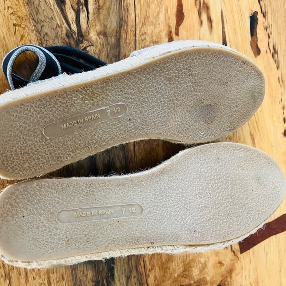 MADE IN SPAIN Women's Espadrilles US size 7 1/2 black & silver flat sole - Picture 4 of 9